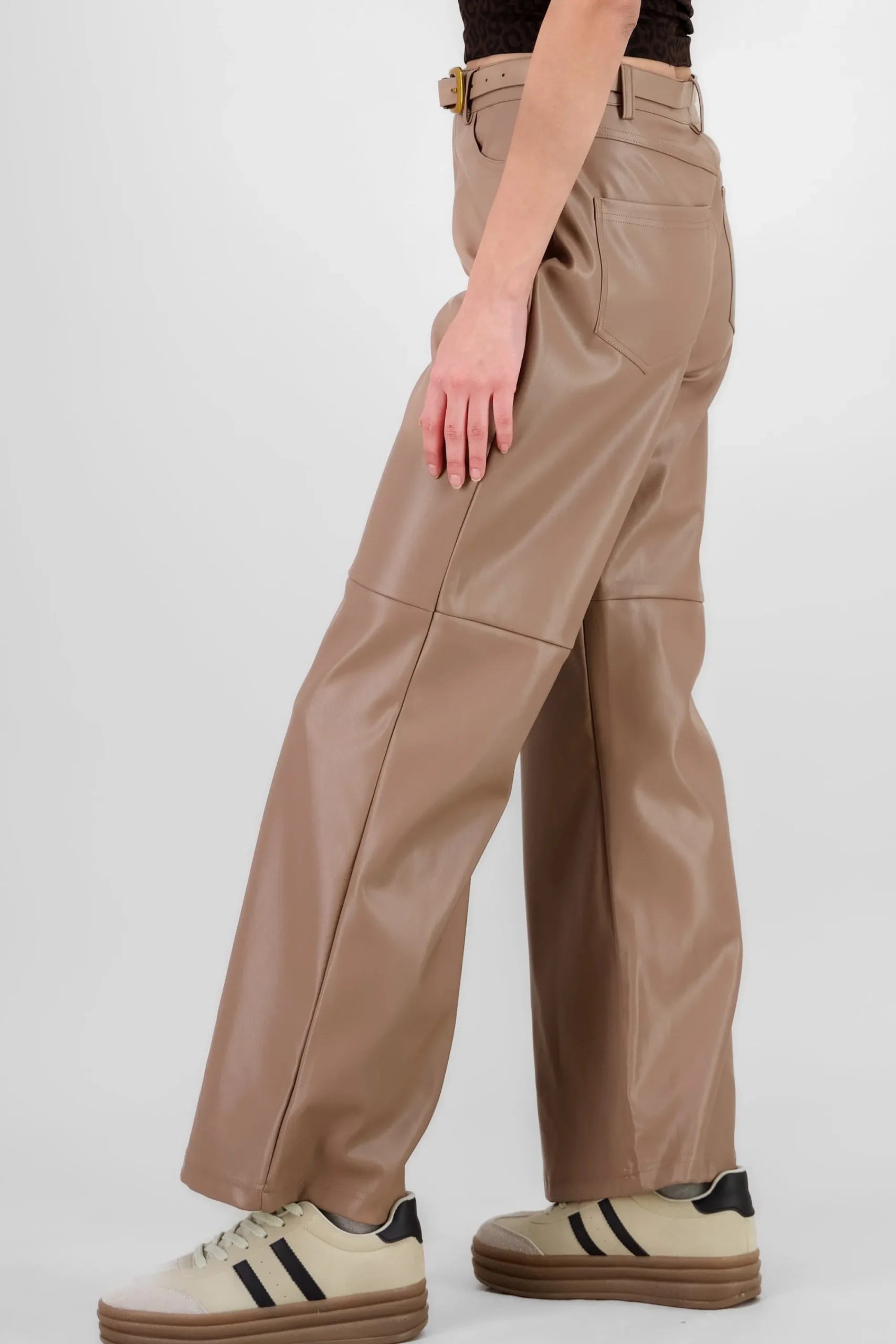 Shasa Belt Detail Straight Pants