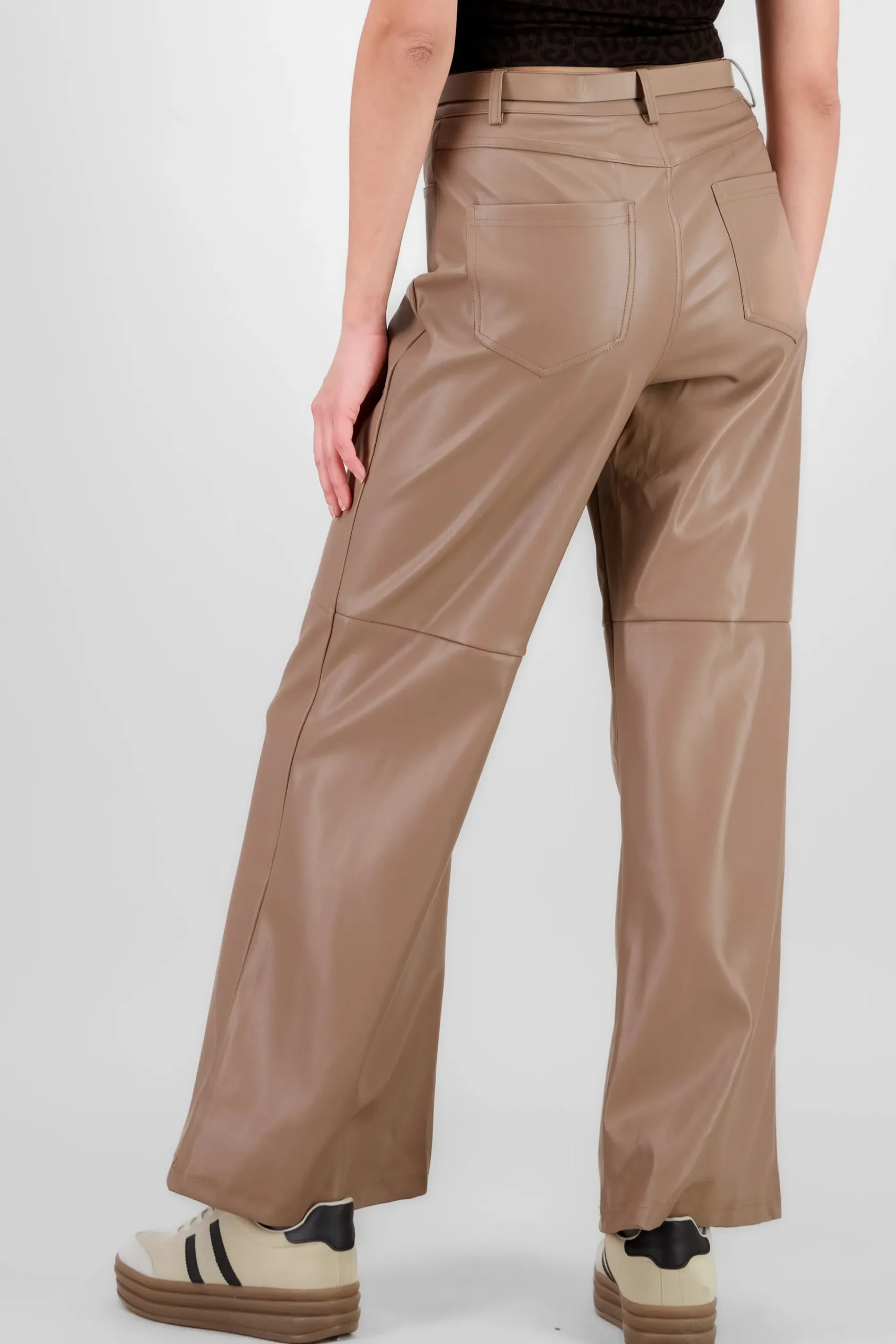 Shasa Belt Detail Straight Pants