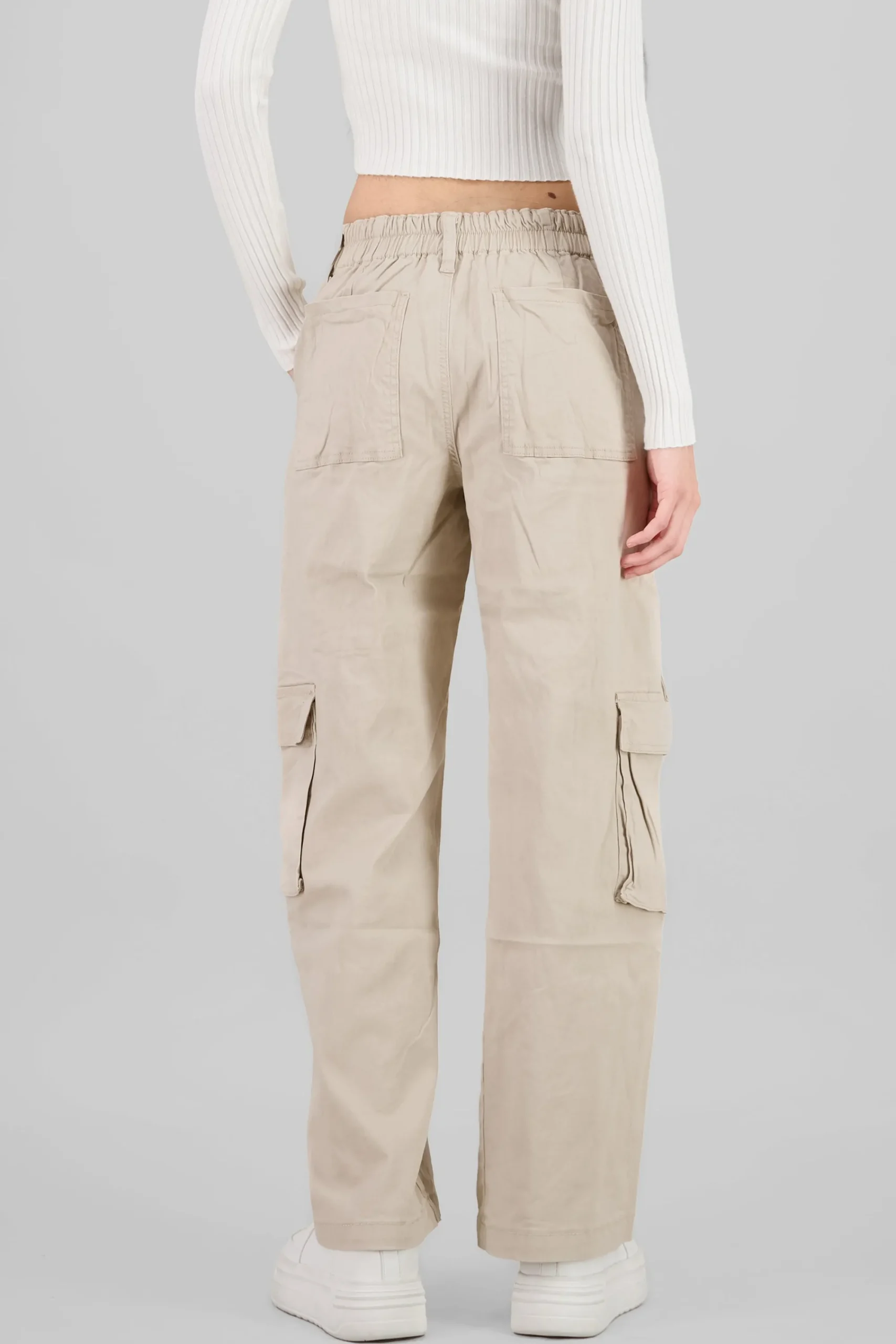 Shasa Cargo Pants with Three Pockets and Straps