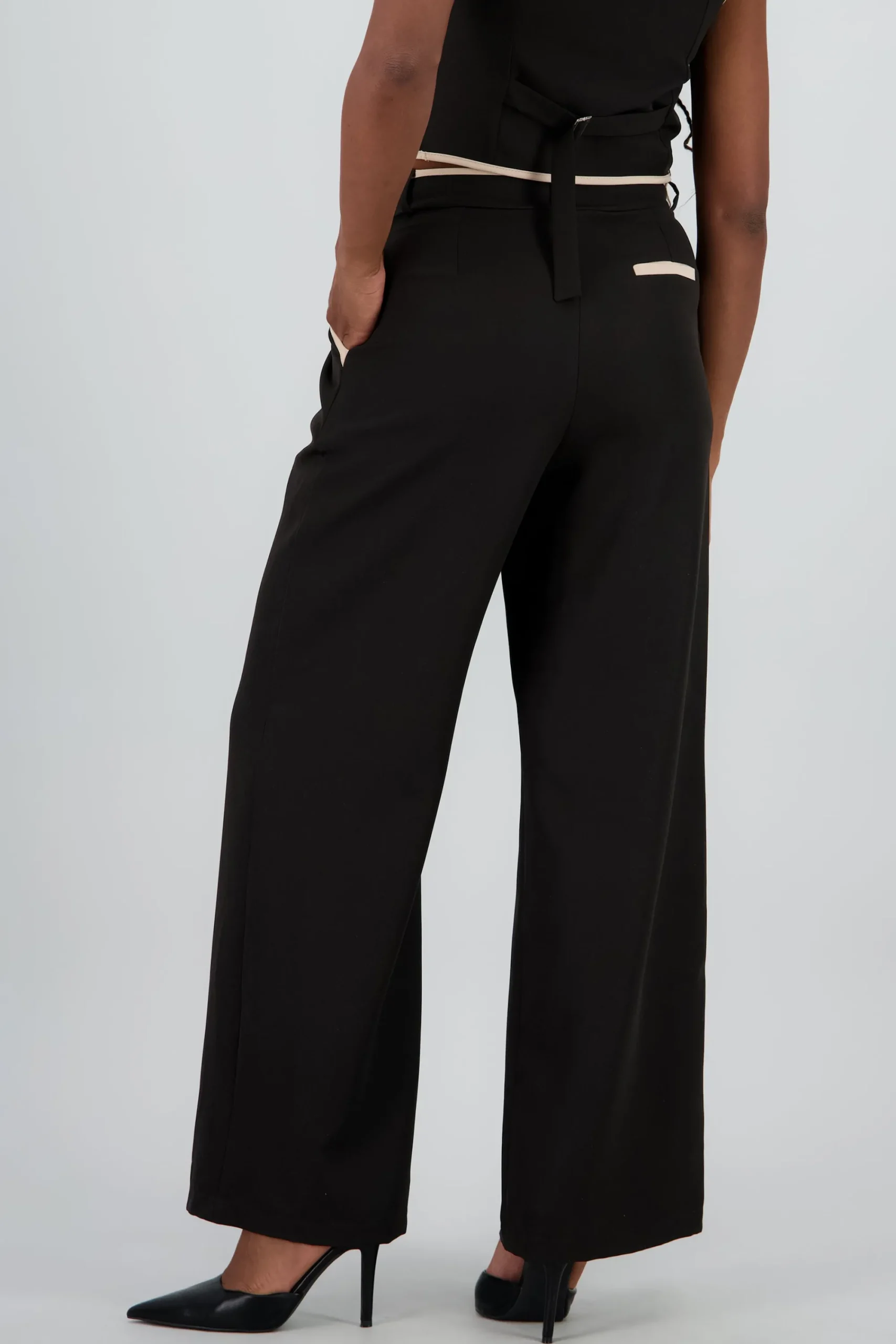 Shasa Contrast Detail Tailored Pants
