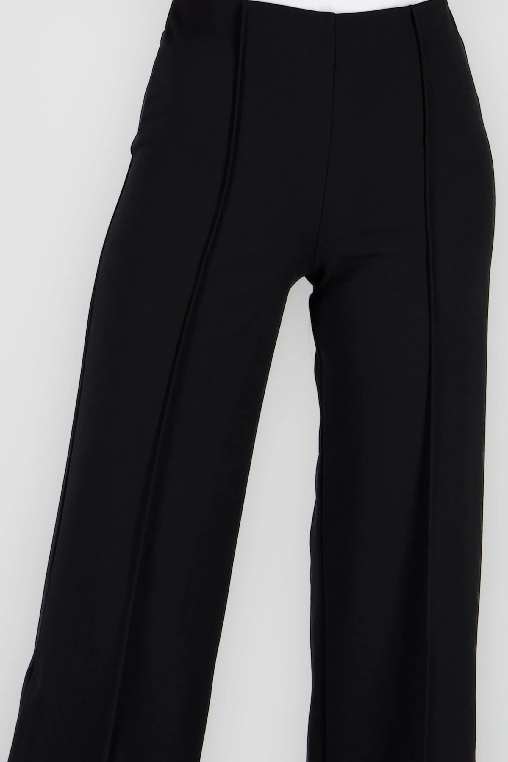 Shasa Flared pant with front seams