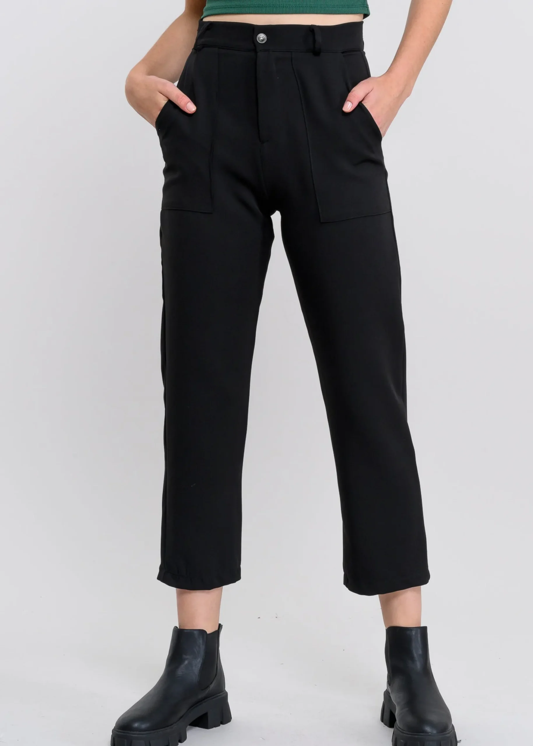 Shasa Highwaisted capri pant with pockets