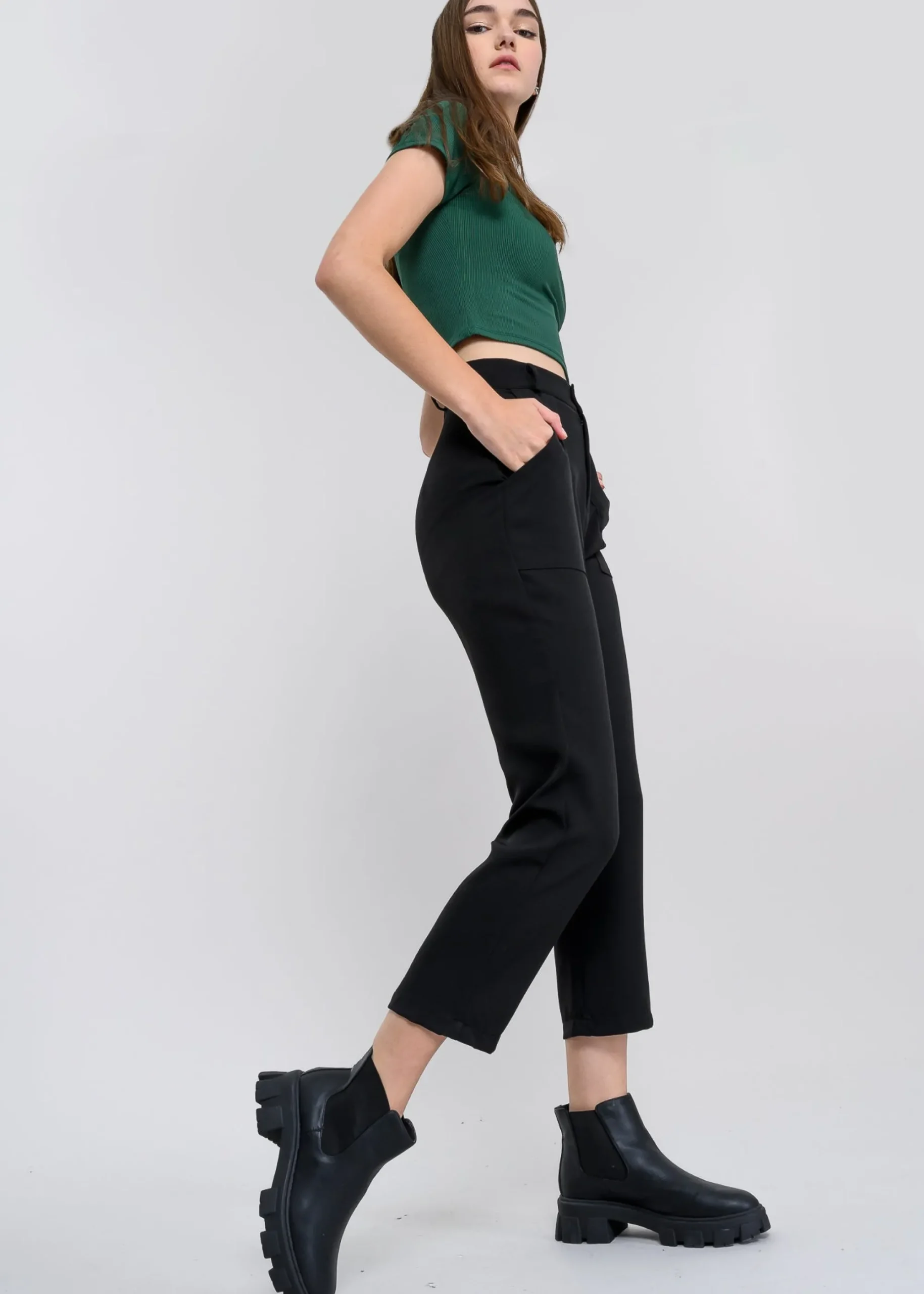 Shasa Highwaisted capri pant with pockets