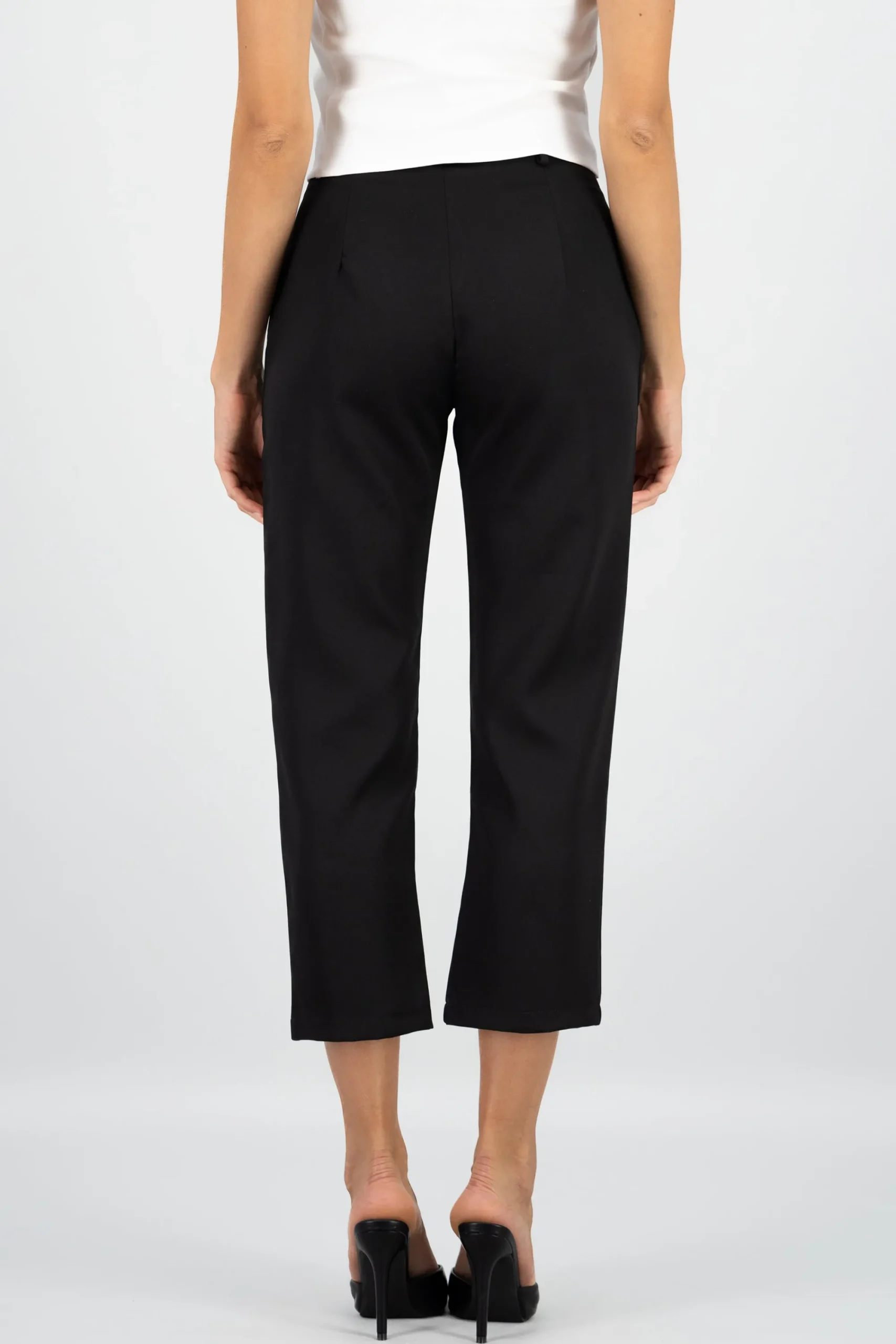 Shasa Highwaisted capri pant with pockets