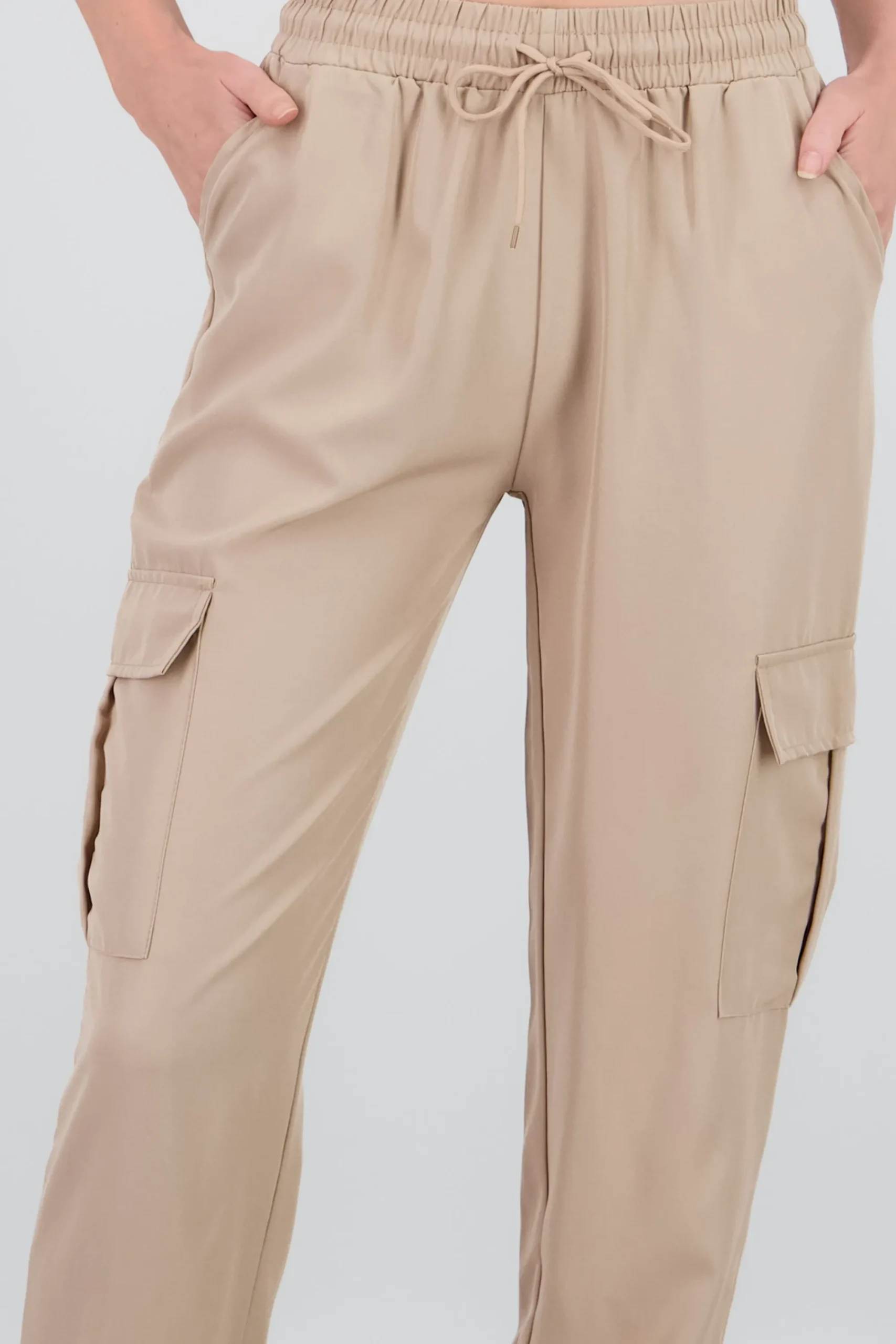 Shasa Jogger with cargo pockets