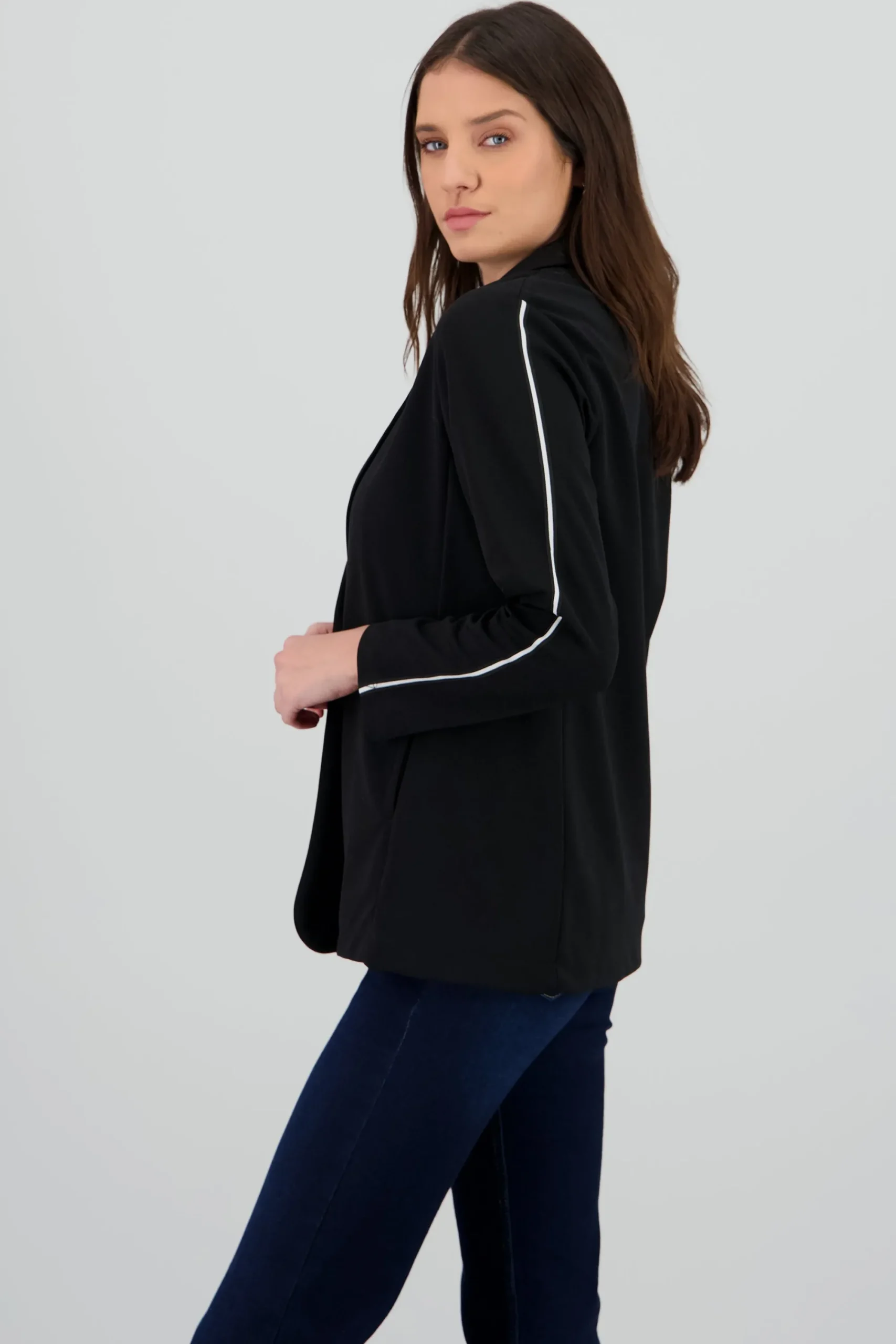 Shasa Long Sleeve Blazer with Contrast Line