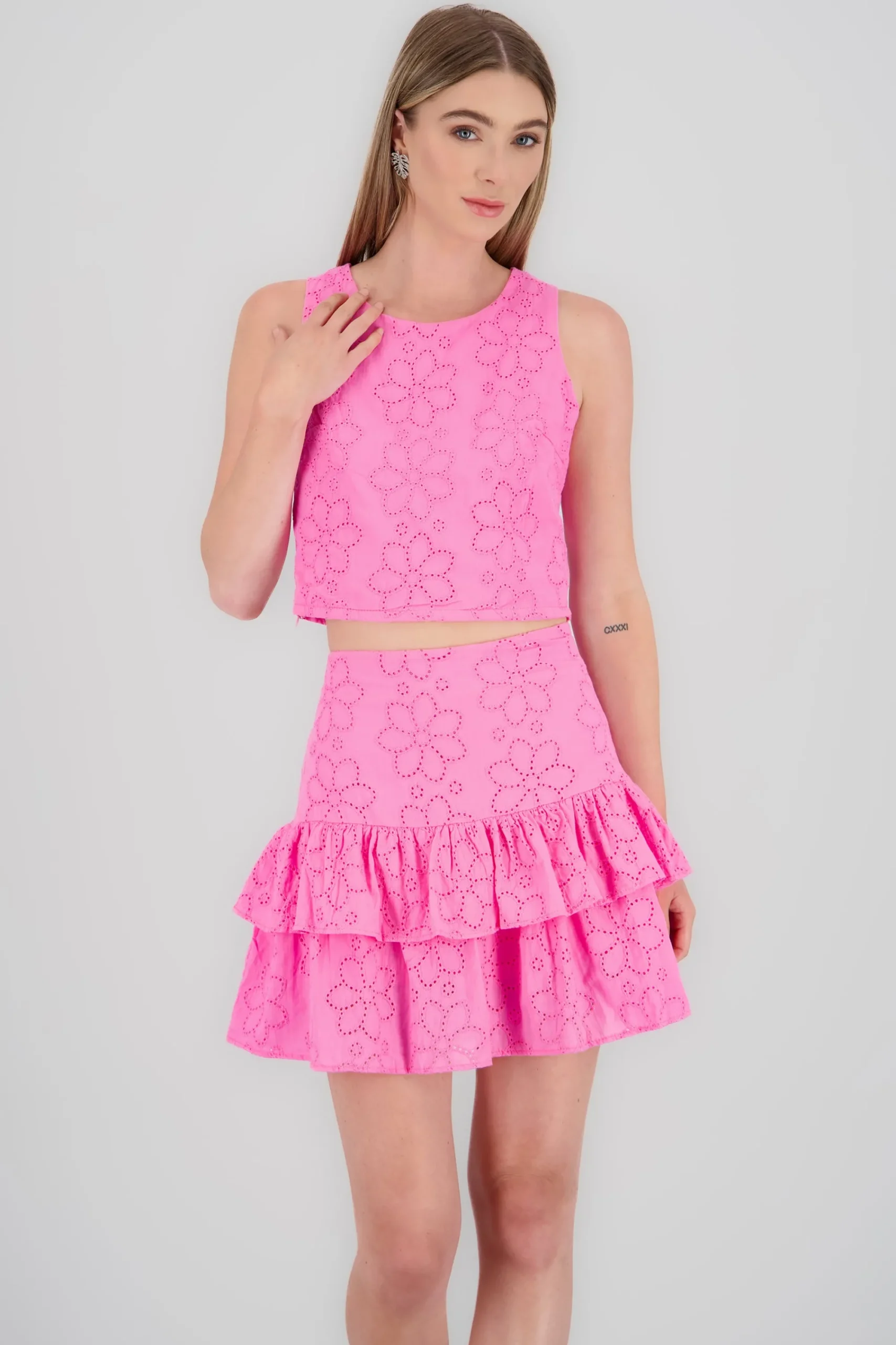 Shasa Round Neck Sleeveless Top
