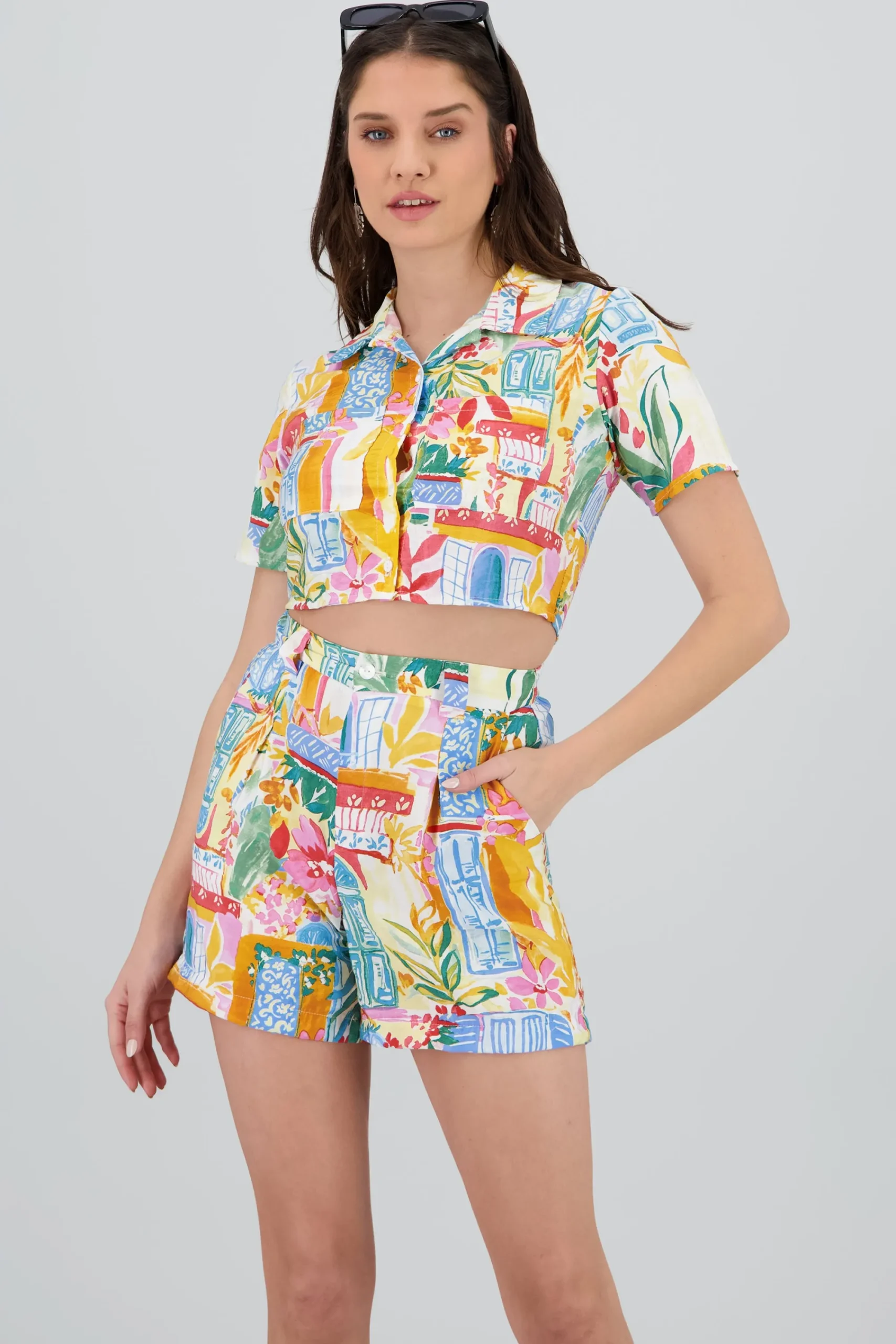 Shasa Short Sleeve Crop Shirt