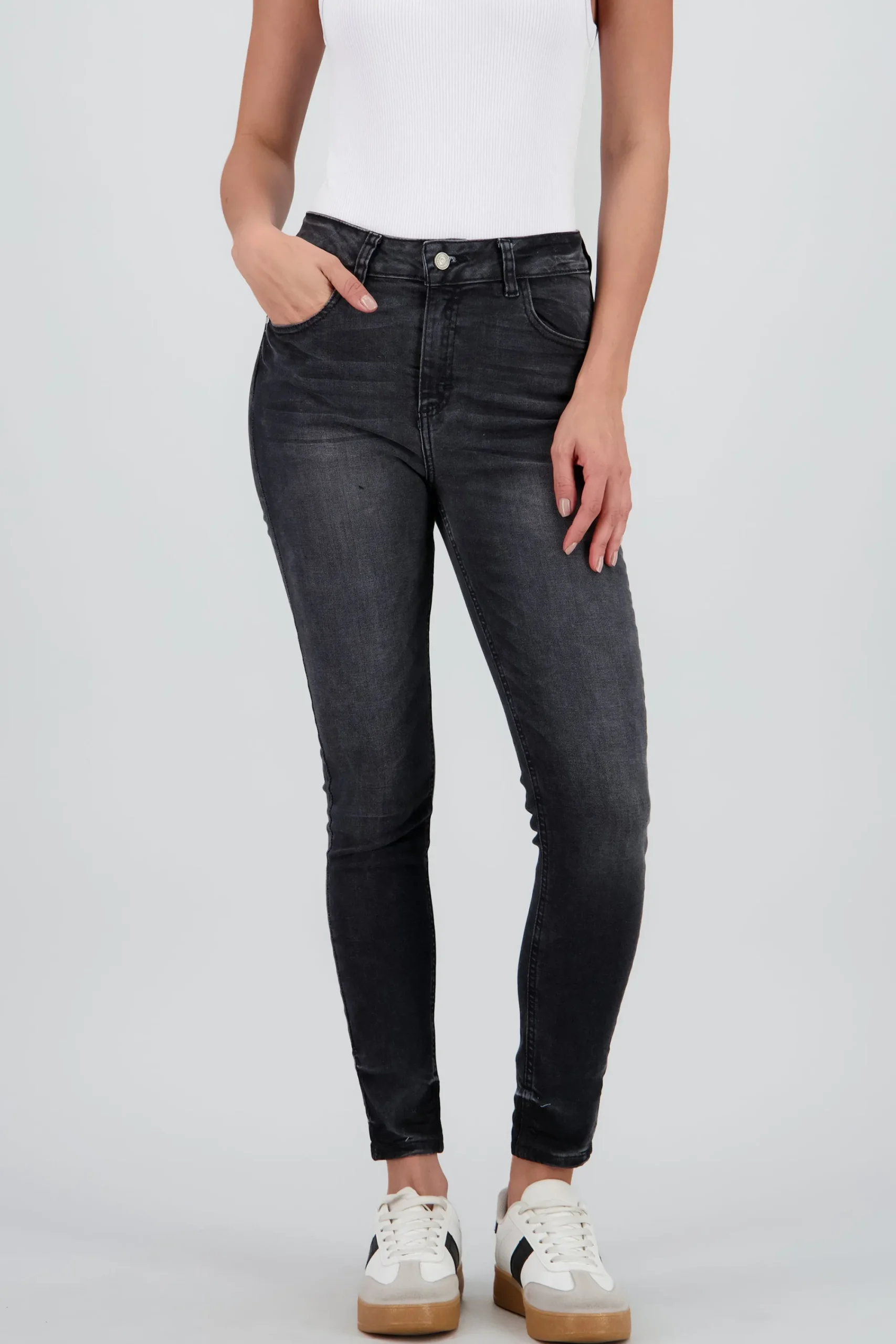 Shasa Skinny Jeans
