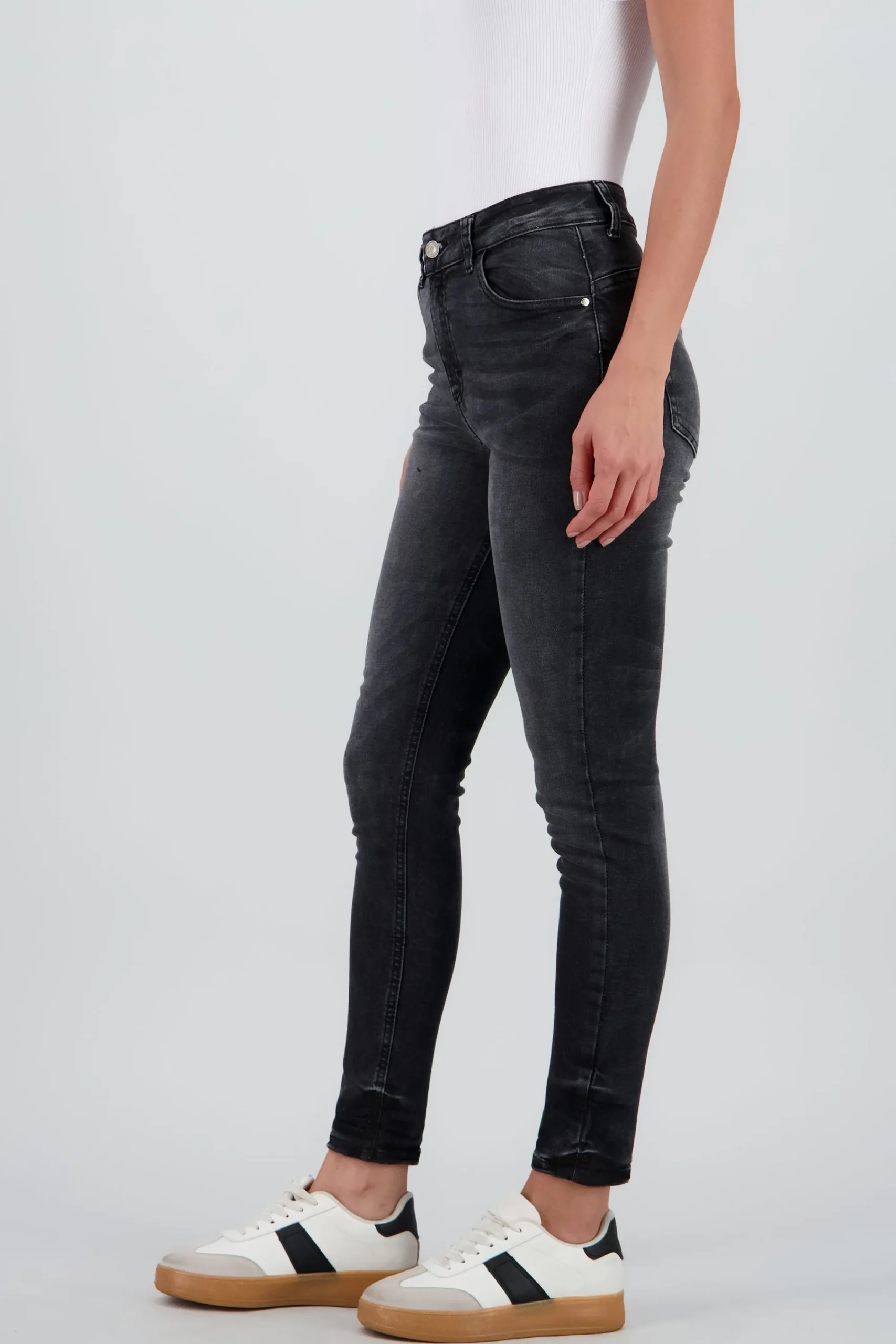 Shasa Skinny Jeans