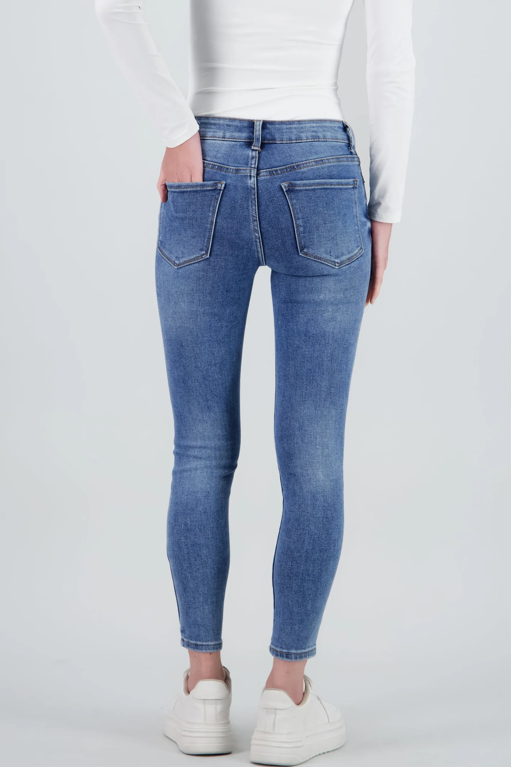 Shasa Skinny Slim Jeans