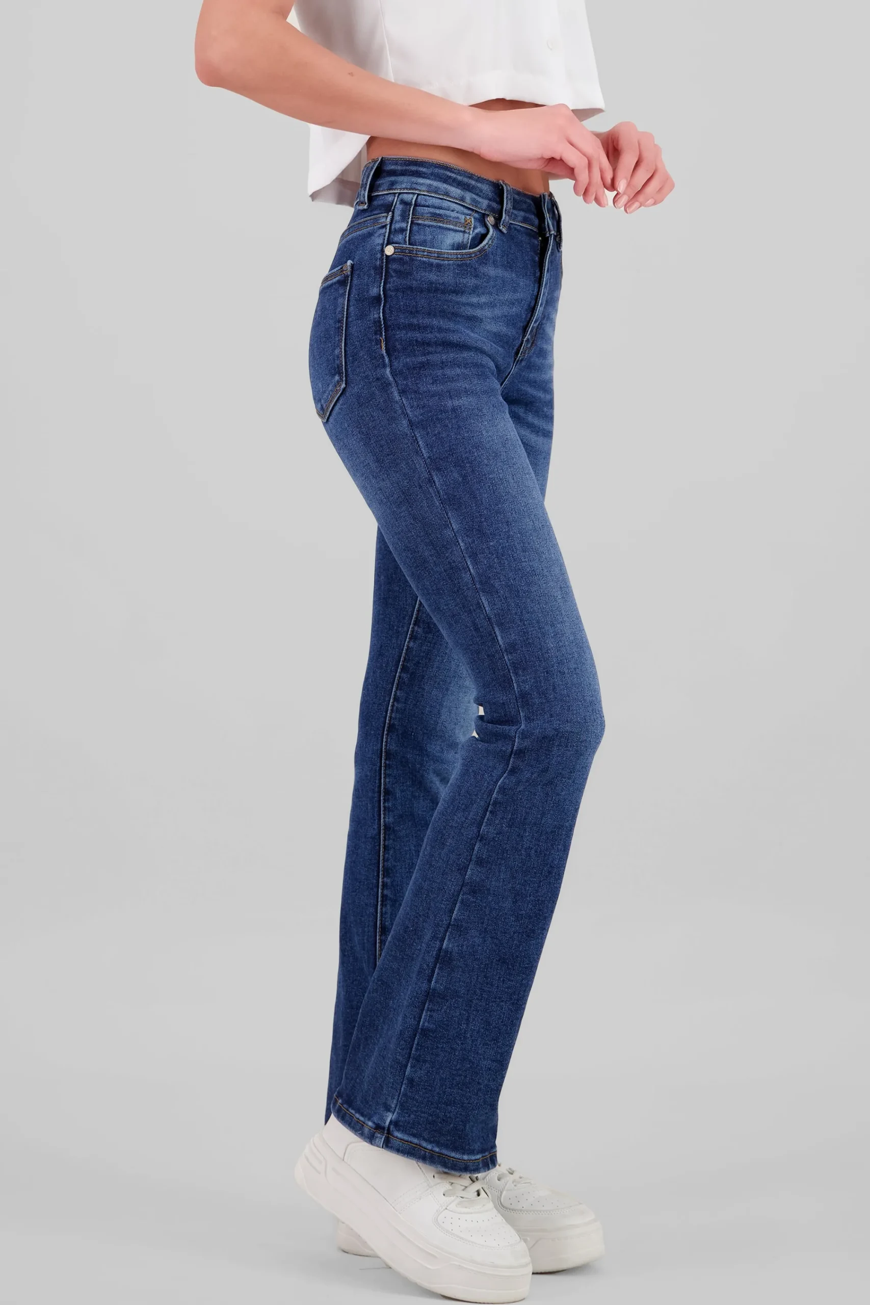 Shasa Slim Flared Jeans