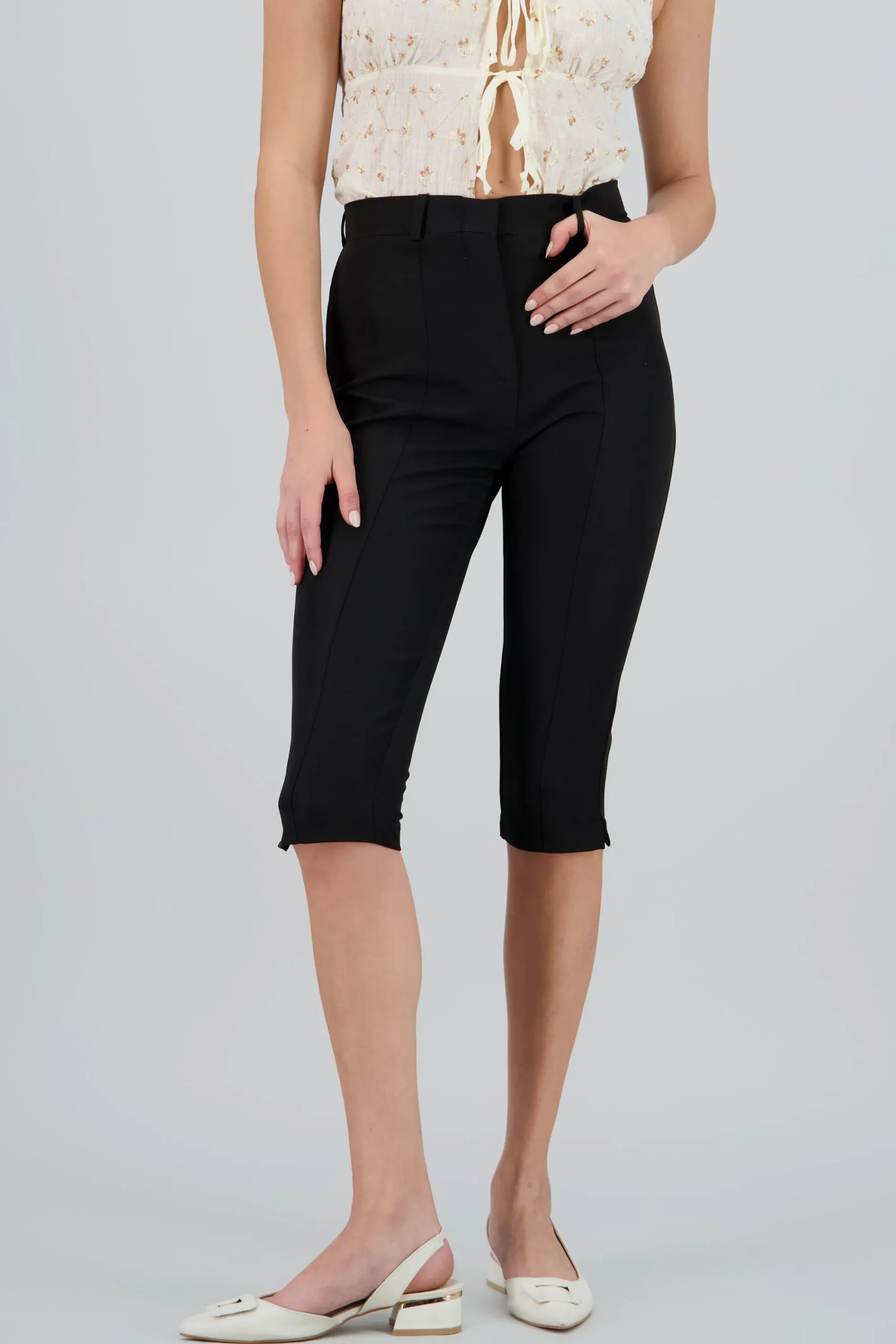 Shasa Solid Capri Pants