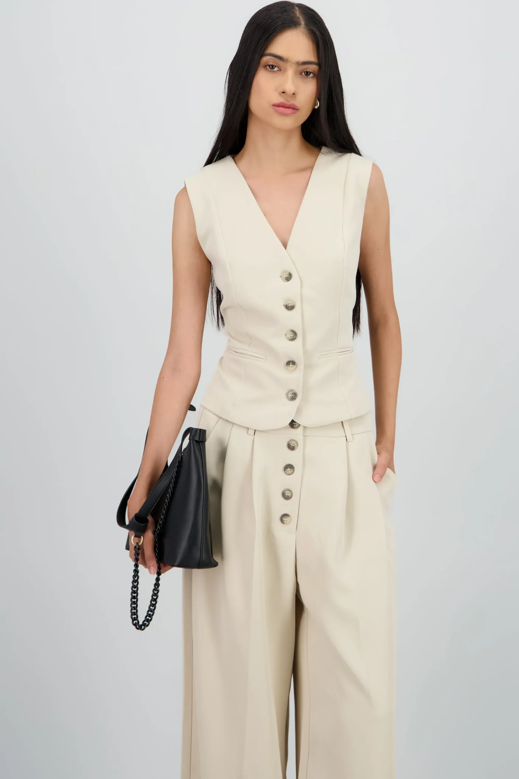 Shasa Tailored Vest with 3 Buttons