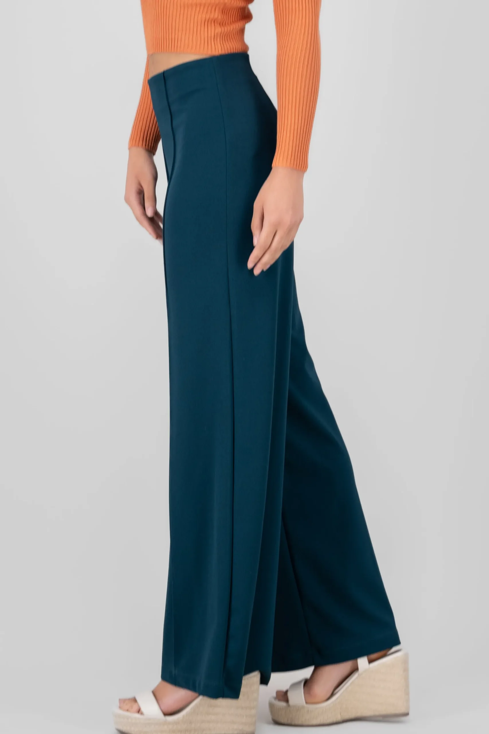 Shasa Wid leg pant with front seams