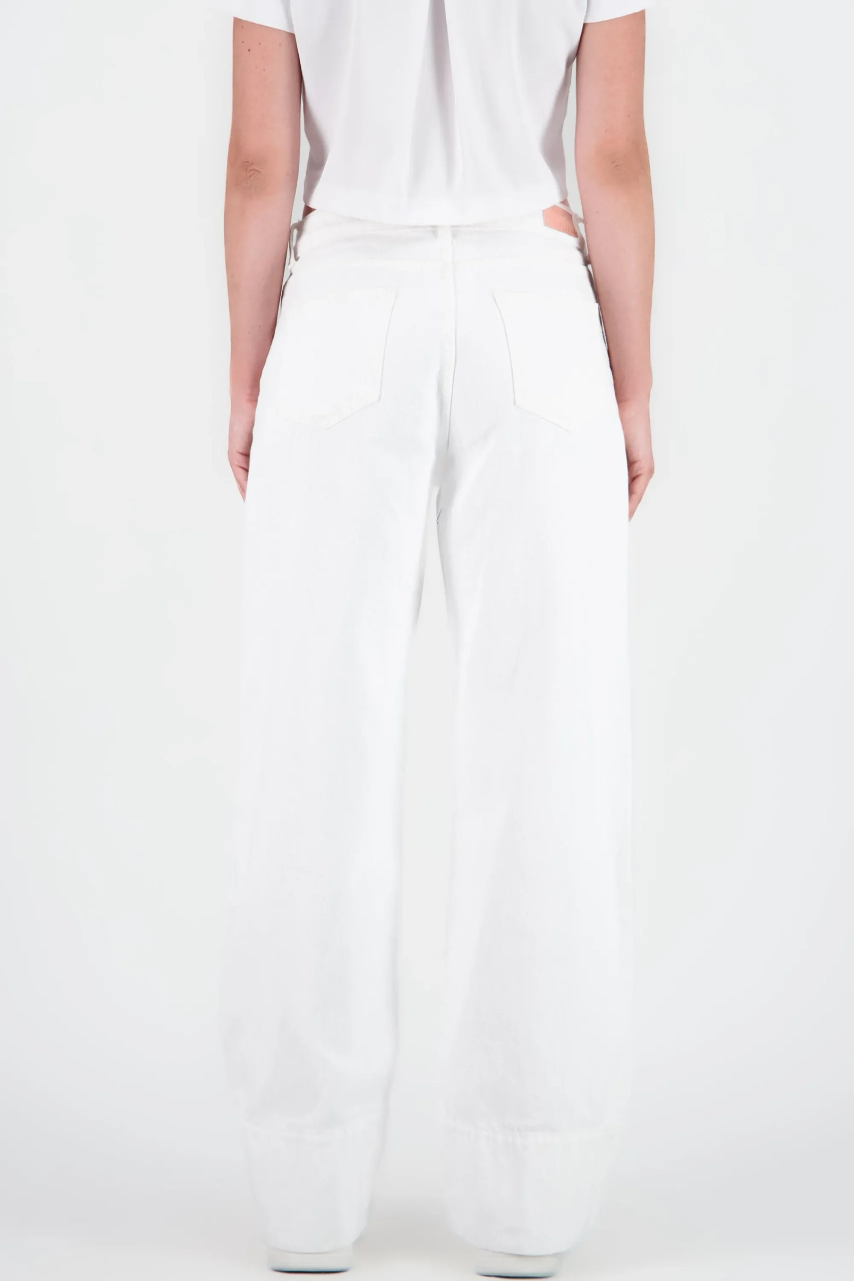 Shasa Wide-leg Jeans with Cut